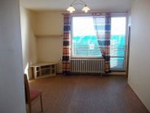 Fotografie nemovitosti - Pronájem bytu 2kk s krásným výhledem a lodžií v Praze 8, Hlivická