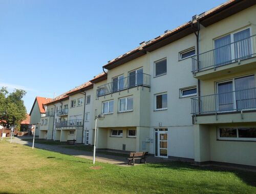 Fotografie nemovitosti - Pronájem prostorného bytu 1+kk,  47m2,  Hrušovanské náměstí, Praha Dolní Chabry