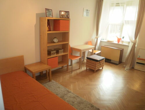 Fotografie nemovitosti - Pronájem bytu 1+kk 30 m2, 6 minut od metra Hradčanská, Praha 6