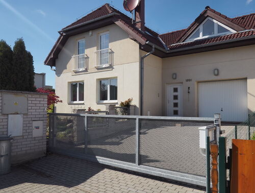 Fotografie nemovitosti - Prodej tichého, kvalitního RD 5+1 se zimní zahradou a vlastní garáží