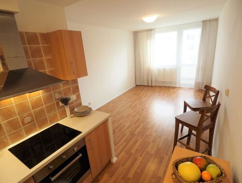 Fotografie nemovitosti - Pronájem zrekonstruovaného, světlého bytu 2+kk se zasklenou lodžií a komorou, Kladno