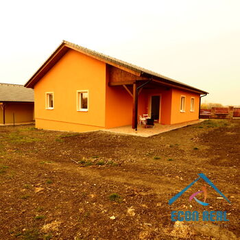 Prodej nového přízemního RD s podkrovím, 4+kk, se zahradou, pozemek 869 m2, Černiv, okres Litoměřice