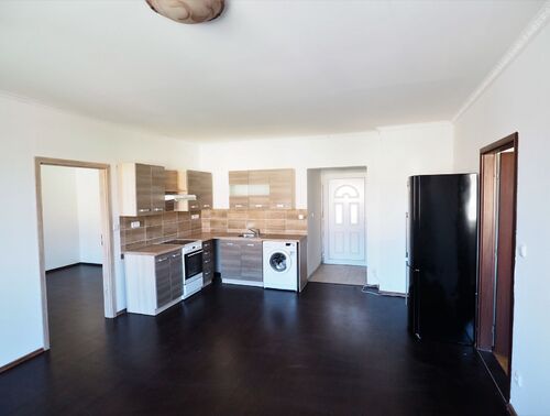 Fotografie nemovitosti - Pronájem světlého bytu 2+1, 77 m2, 2 koupelny přímo na Husově nám., Benátky nad Jizerou