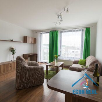 Pronájem příjemného, světlého bytu 2kk, s balkonem a parkovacím stáním, Sousedíkova, Praha 9