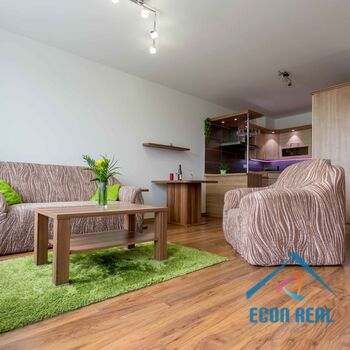 Pronájem příjemného, světlého bytu 2kk, s balkonem a parkovacím stáním, Sousedíkova, Praha 9