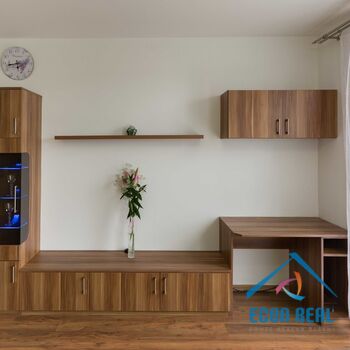 Pronájem příjemného, světlého bytu 2kk, s balkonem a parkovacím stáním, Sousedíkova, Praha 9