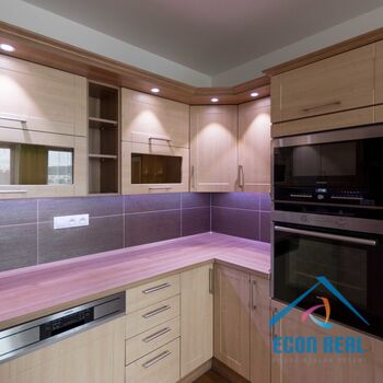 Pronájem příjemného, světlého bytu 2kk, s balkonem a parkovacím stáním, Sousedíkova, Praha 9