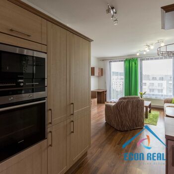 Pronájem příjemného, světlého bytu 2kk, s balkonem a parkovacím stáním, Sousedíkova, Praha 9