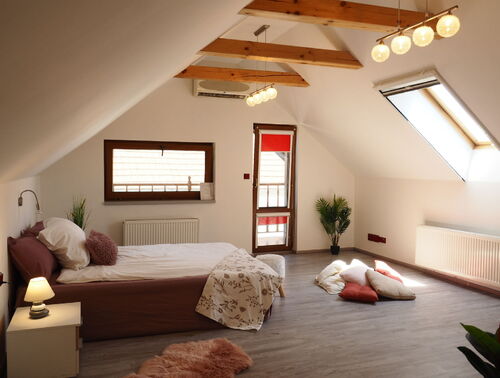 Fotografie nemovitosti - Prodej prostorného RD 6+1 se sklepem, garáží a zahradou, Havlíčkova, Veltrusy