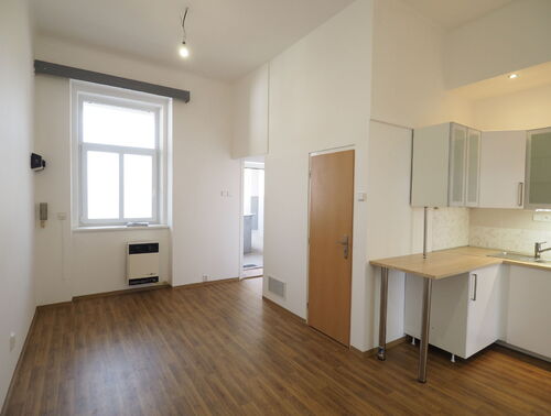 Fotografie nemovitosti - Pronájem světlého bytu 2+kk po rekonstrukci,  54m2, Nádražní ulice, Praha 5 Smíchov