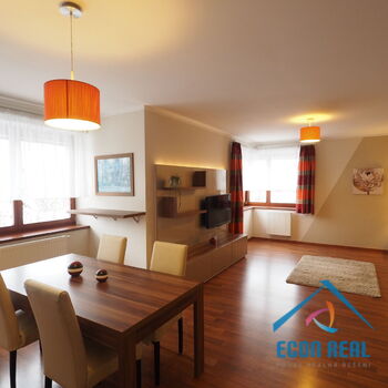 Pronájem krásného bytu 3+kk s terasou, zahradou a 2 místy k parkování, Platanova, Jesenice