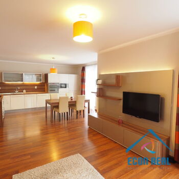 Pronájem krásného bytu 3+kk s terasou, zahradou a 2 místy k parkování, Platanova, Jesenice