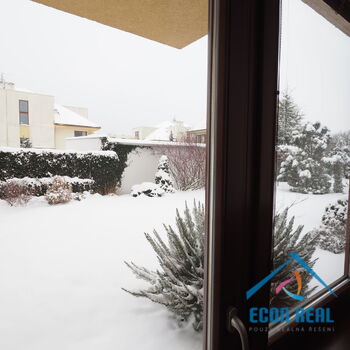 Pronájem krásného bytu 3+kk s terasou, zahradou a 2 místy k parkování, Platanova, Jesenice