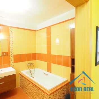 Pronájem krásného bytu 3+kk s terasou, zahradou a 2 místy k parkování, Platanova, Jesenice