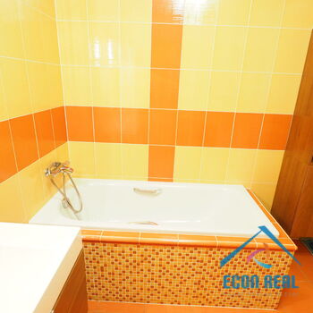 Pronájem krásného bytu 3+kk s terasou, zahradou a 2 místy k parkování, Platanova, Jesenice