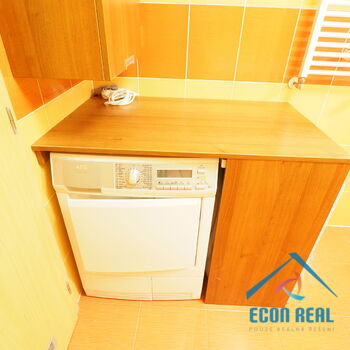 Pronájem krásného bytu 3+kk s terasou, zahradou a 2 místy k parkování, Platanova, Jesenice