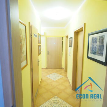 Pronájem krásného bytu 3+kk s terasou, zahradou a 2 místy k parkování, Platanova, Jesenice