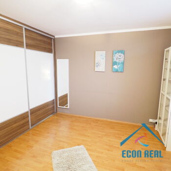 Pronájem krásného bytu 3+kk s terasou, zahradou a 2 místy k parkování, Platanova, Jesenice