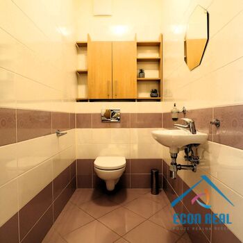 Vzdušný a prostorný byt 2kk s terasou, sklepem a garážovým stáním, P. Beneše, Praha 9 Letňany