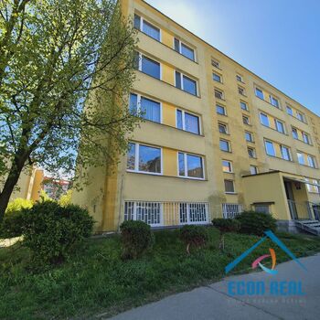 Prodej světlého a praktického bytu 3+1, s 3 komorami a lodžií 7 m2, Pohnertova, Praha 8 Kobylisy