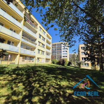 Prodej světlého a praktického bytu 3+1, s 3 komorami a lodžií 7 m2, Pohnertova, Praha 8 Kobylisy