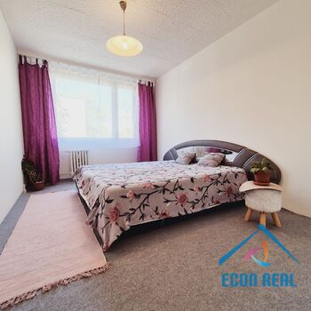 Prodej světlého a praktického bytu 3+1, s 3 komorami a lodžií 7 m2, Pohnertova, Praha 8 Kobylisy