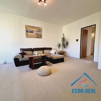 Prodej světlého a praktického bytu 3+1, s 3 komorami a lodžií 7 m2, Pohnertova, Praha 8 Kobylisy