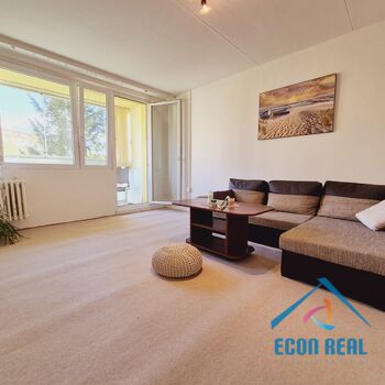 Prodej světlého a praktického bytu 3+1, s 3 komorami a lodžií 7 m2, Pohnertova, Praha 8 Kobylisy