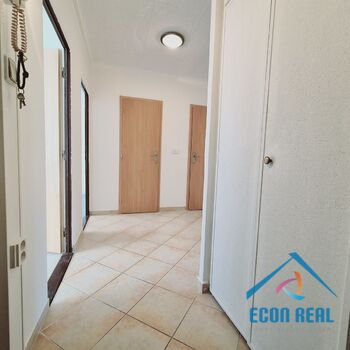 Prodej světlého a praktického bytu 3+1, s 3 komorami a lodžií 7 m2, Pohnertova, Praha 8 Kobylisy