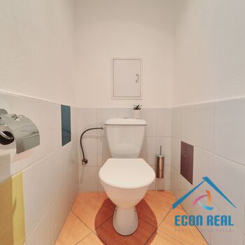 Prodej světlého a praktického bytu 3+1, s 3 komorami a lodžií 7 m2, Pohnertova, Praha 8 Kobylisy