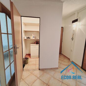 Prodej světlého a praktického bytu 3+1, s 3 komorami a lodžií 7 m2, Pohnertova, Praha 8 Kobylisy