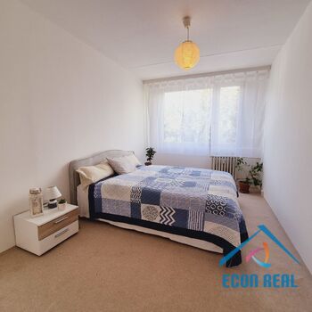 Prodej světlého a praktického bytu 3+1, s 3 komorami a lodžií 7 m2, Pohnertova, Praha 8 Kobylisy