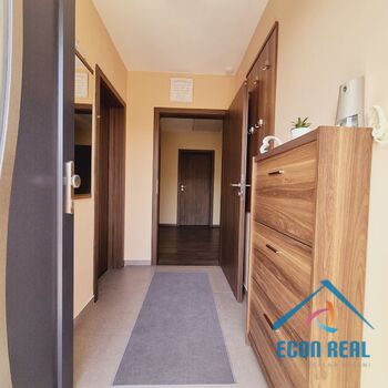 Prodej novostavby RD (B), s velkou, rovinatou zahradou, pozemky 899 m2, TČ, Plaňany, okres Kolín