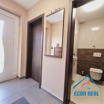 Prodej novostavby RD (B), s velkou, rovinatou zahradou, pozemky 899 m2, TČ, Plaňany, okres Kolín
