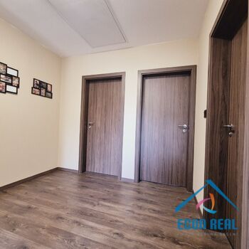 Prodej novostavby RD (B), s velkou, rovinatou zahradou, pozemky 899 m2, TČ, Plaňany, okres Kolín
