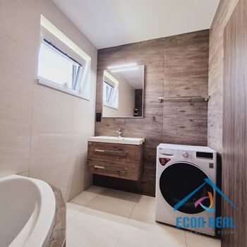 Prodej novostavby RD (B), s velkou, rovinatou zahradou, pozemky 899 m2, TČ, Plaňany, okres Kolín