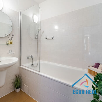 Prostorný apartmán 3kk, 76 m2, s lodžií, přímo u jezera, Marina Lipno, Lipno nad Vltavou