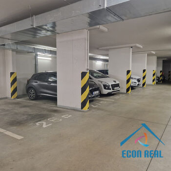 Pronájem garážového stání v bytovém domě Pod Haltýřem 1497/11, 149 00 Praha