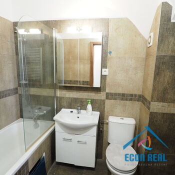 Pronájem prostorného bytu 2+kk, 60 m2, Mariánské nám., Stará Boleslav