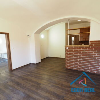 Pronájem prostorného bytu 2+kk, 60 m2, Mariánské nám., Stará Boleslav