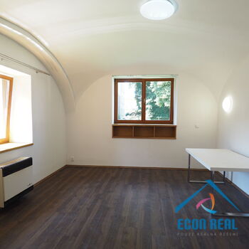 Pronájem prostorného bytu 2+kk, 60 m2, Mariánské nám., Stará Boleslav