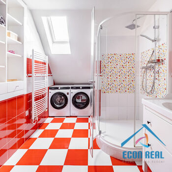 Prodej prostorného RD 5kk, s bazénem, garáží, zahradou, Chrášťany u Prahy