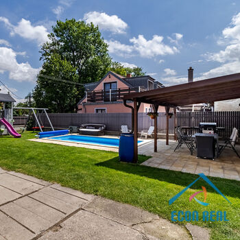 Prodej prostorného RD 5kk, s bazénem, garáží, zahradou, Chrášťany u Prahy