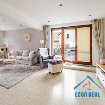 Prodej prostorného RD 5kk, s bazénem, garáží, zahradou, Chrášťany u Prahy