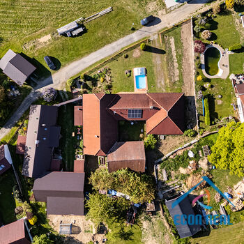 Prodej RD s dvojgaráží, saunou, vířivkou a bazénem, Svatava u Černovic