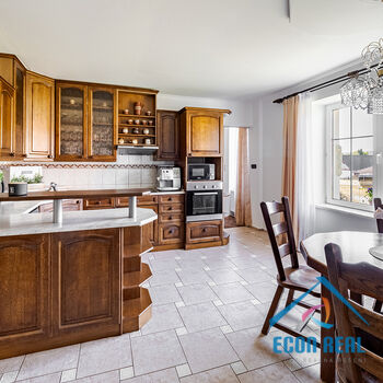 Prodej RD s dvojgaráží, saunou, vířivkou a bazénem, Svatava u Černovic