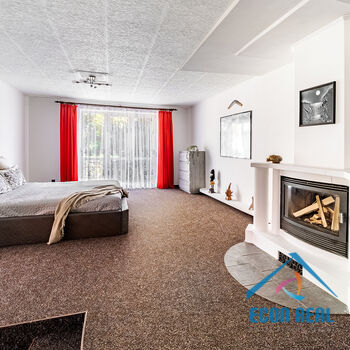 Prodej RD s dvojgaráží, saunou, vířivkou a bazénem, Svatava u Černovic