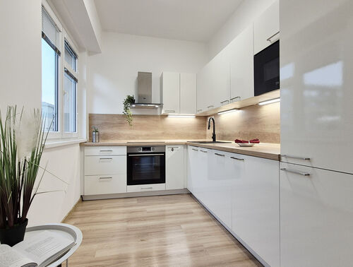 Fotografie nemovitosti - Prodej komplet zrekonstruovaného, slunného bytu 3+1, Vršovická, Praha 10