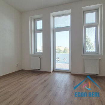 Pronájem zcela nového bytu 2kk 56 m2, terasa 18 m2, parkovací stání, ve vile, Havlíčkova, Kolín