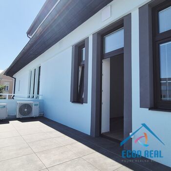 Pronájem zcela nového bytu 2kk 56 m2, terasa 18 m2, parkovací stání, ve vile, Havlíčkova, Kolín